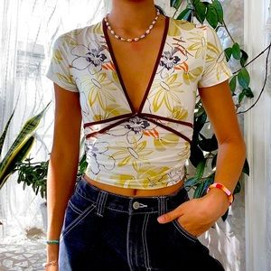 Short sleeve Hawaiian print crop top